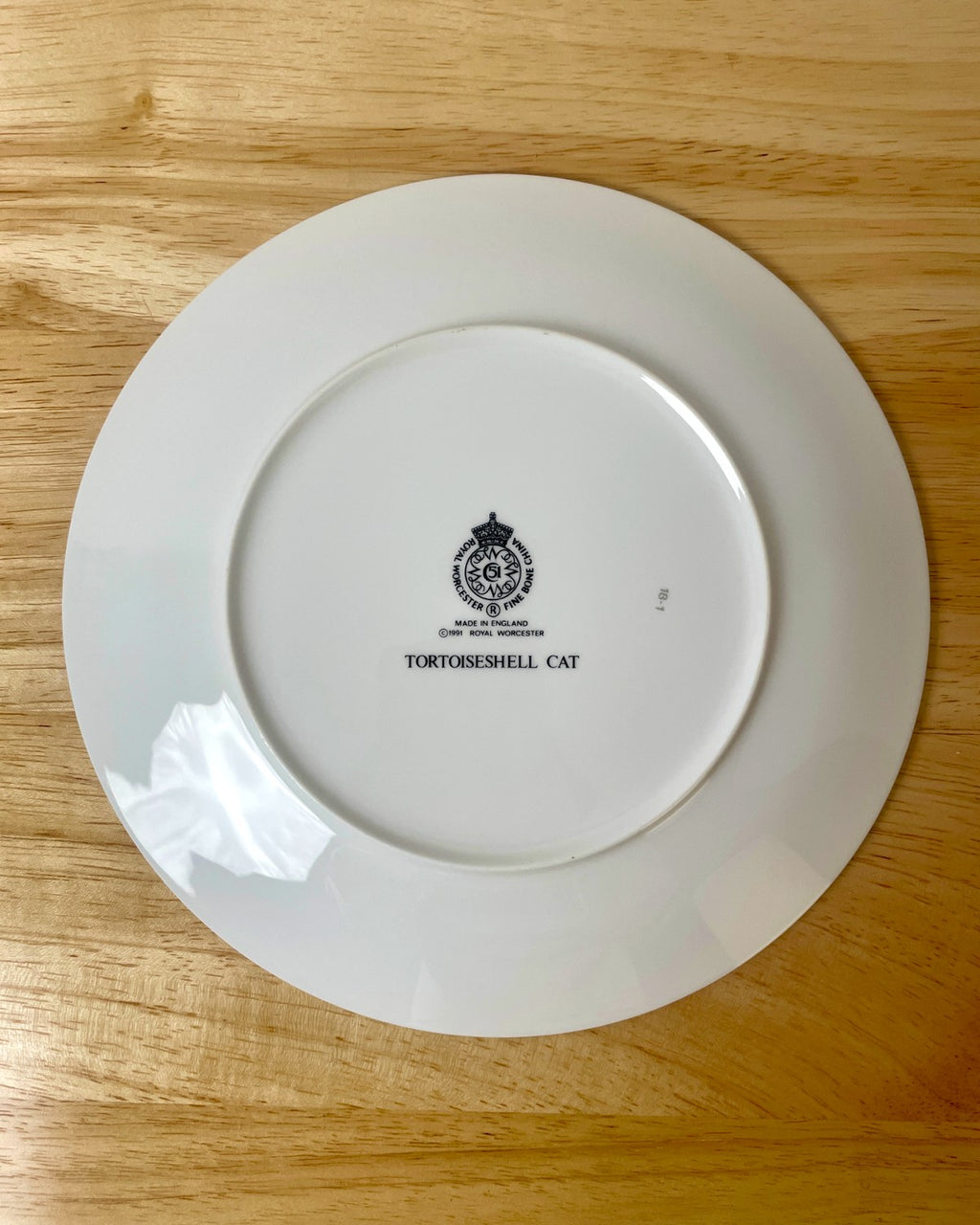 Royal Worcester Cat Decorative Plate - Gilt Edge