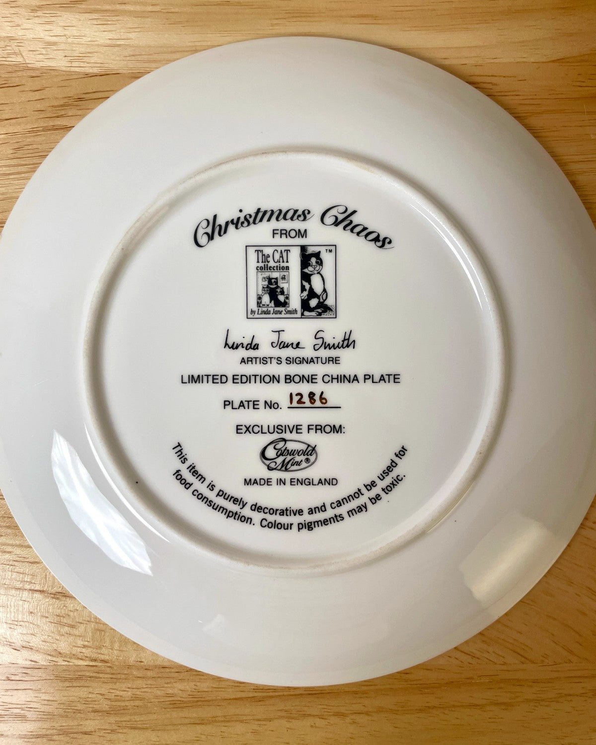 'Christmas Chaos' Decorative Cat Plate