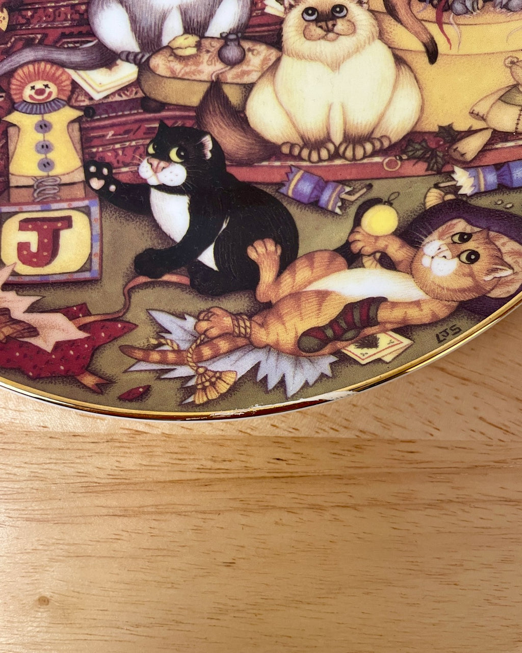 'Christmas Chaos' Decorative Cat Plate